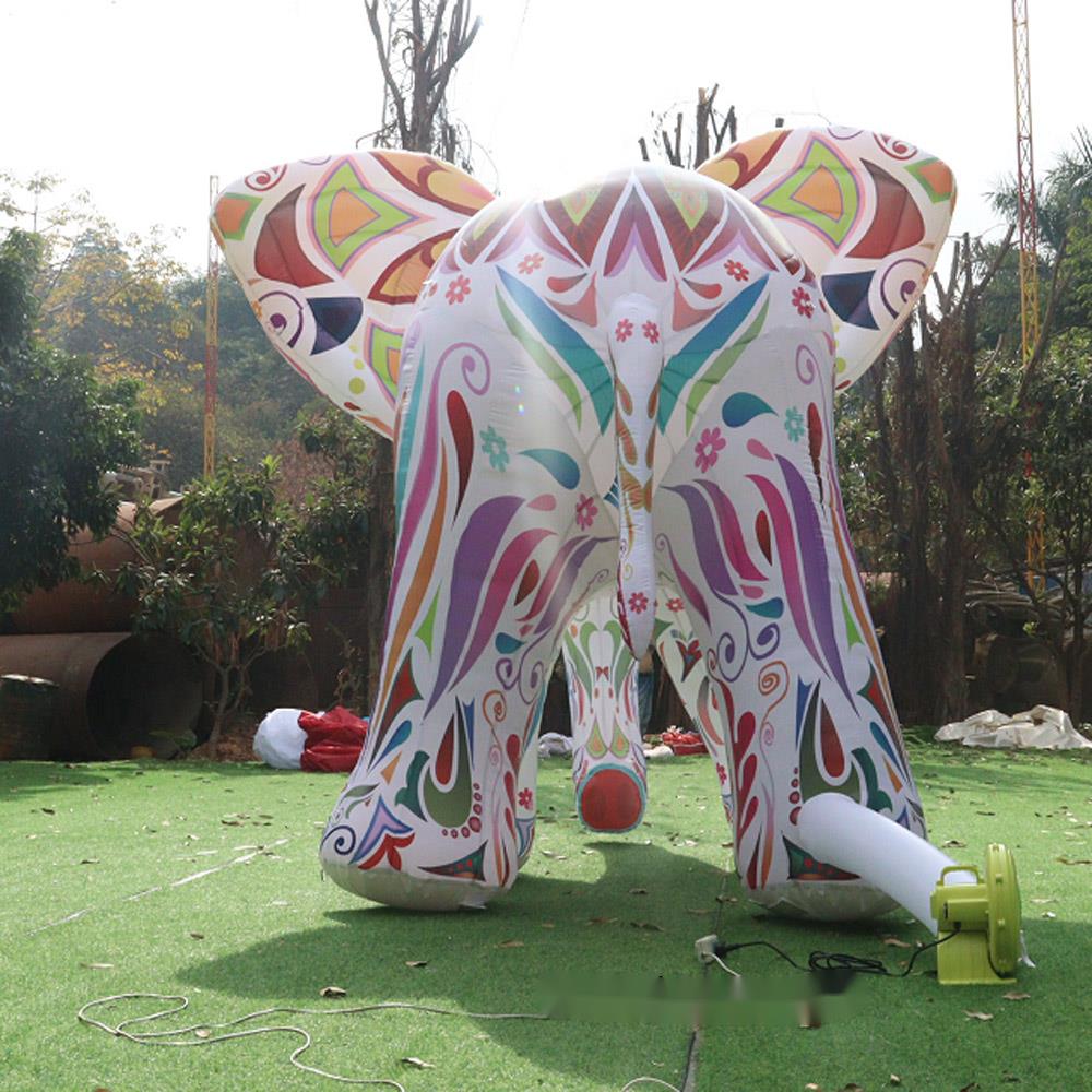 Gajah Raksasa Berwarna-warni D - Decor Lighting The Parade ulasan dan harga